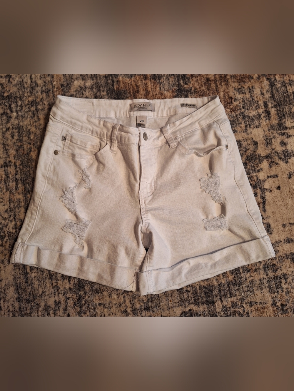 Judy Blue White Distressed Women’s Shorts. Sz 29